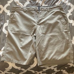 BOGO 🏄‍♂️ Hang Ten shorts. Gray size 34